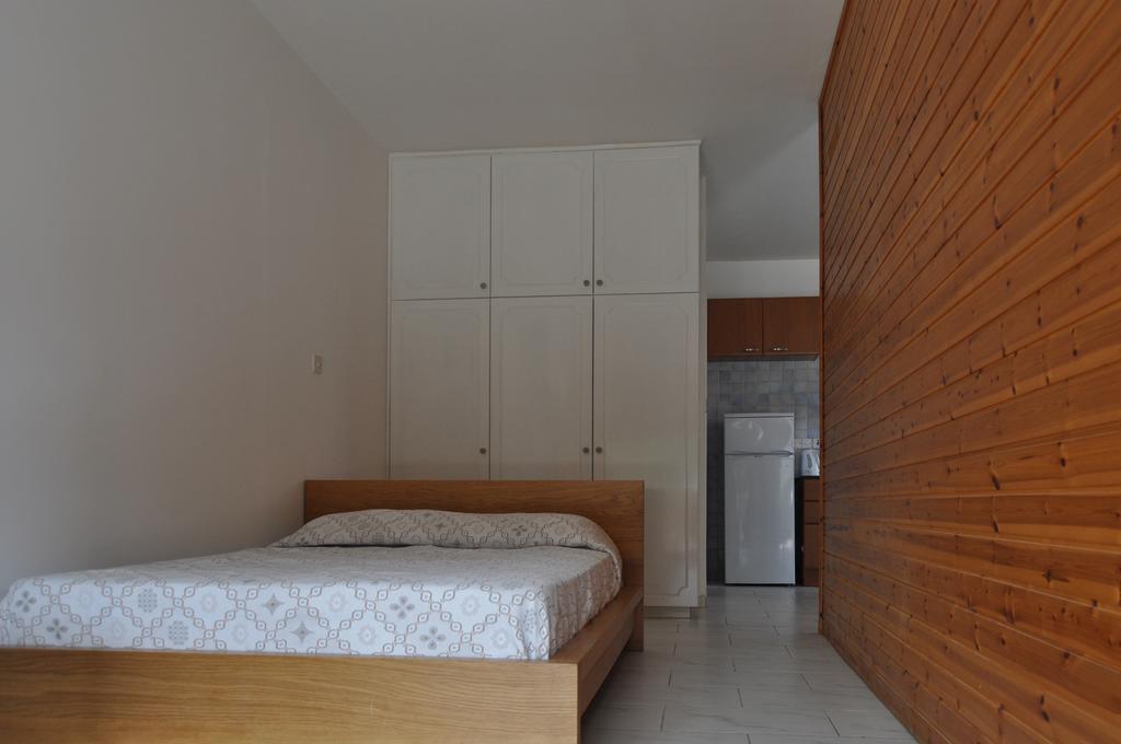 Royal Sunset Studios & Apartments Limassol Exterior foto